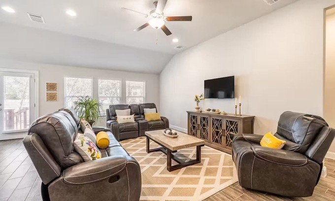 Highland Lake Estates House | new home in Lago vista Txnn