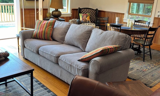 Wilton Apartment | Charming 2-bedroom apartment in picturesque Wilton on a private road with views