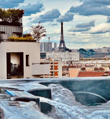 Issy-les-Moulineaux Apartment | Penthouse avec jaccuzzi vue sur la Tour Eiffel