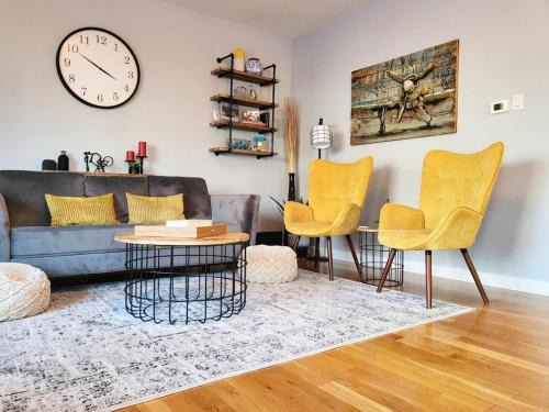 Cold Lake House | Cold Lake Retreat - 5 min walk to the beach & marina! (Pet Friendly)